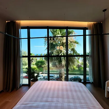 Zins Luxury Hotel