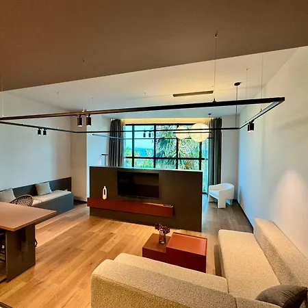 Zins Luxury Hotel