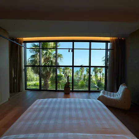 Zins Luxury Hotel *