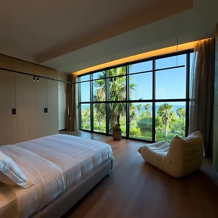 Zins Luxury Hotel *
