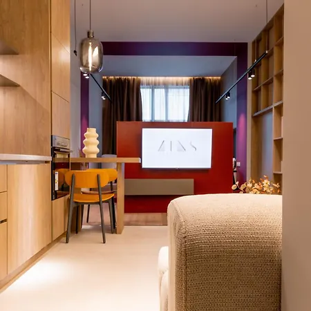 Zins Luxury Hotel *