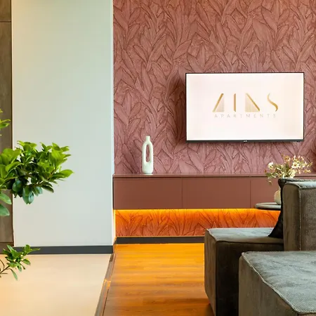 Zins Luxury Hotel *