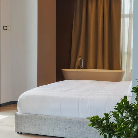 Zins Luxury Hotel