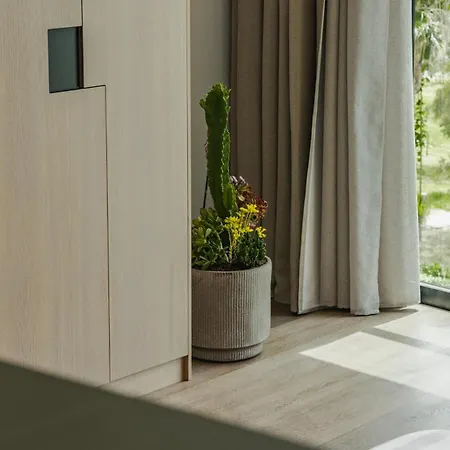 Zins Luxury Hotel